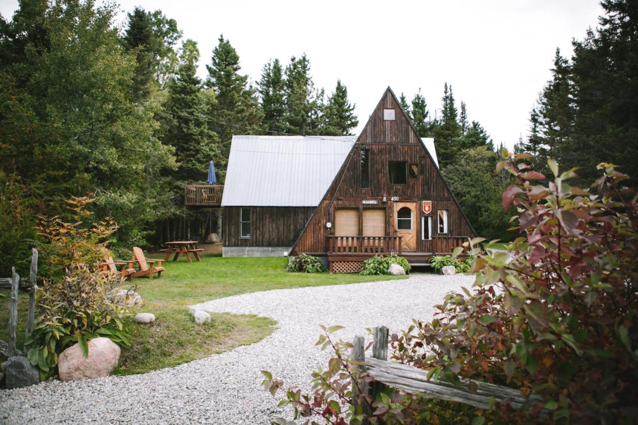 Au Sommet Du Fjord Hostel Sacre-Coeur Exterior foto